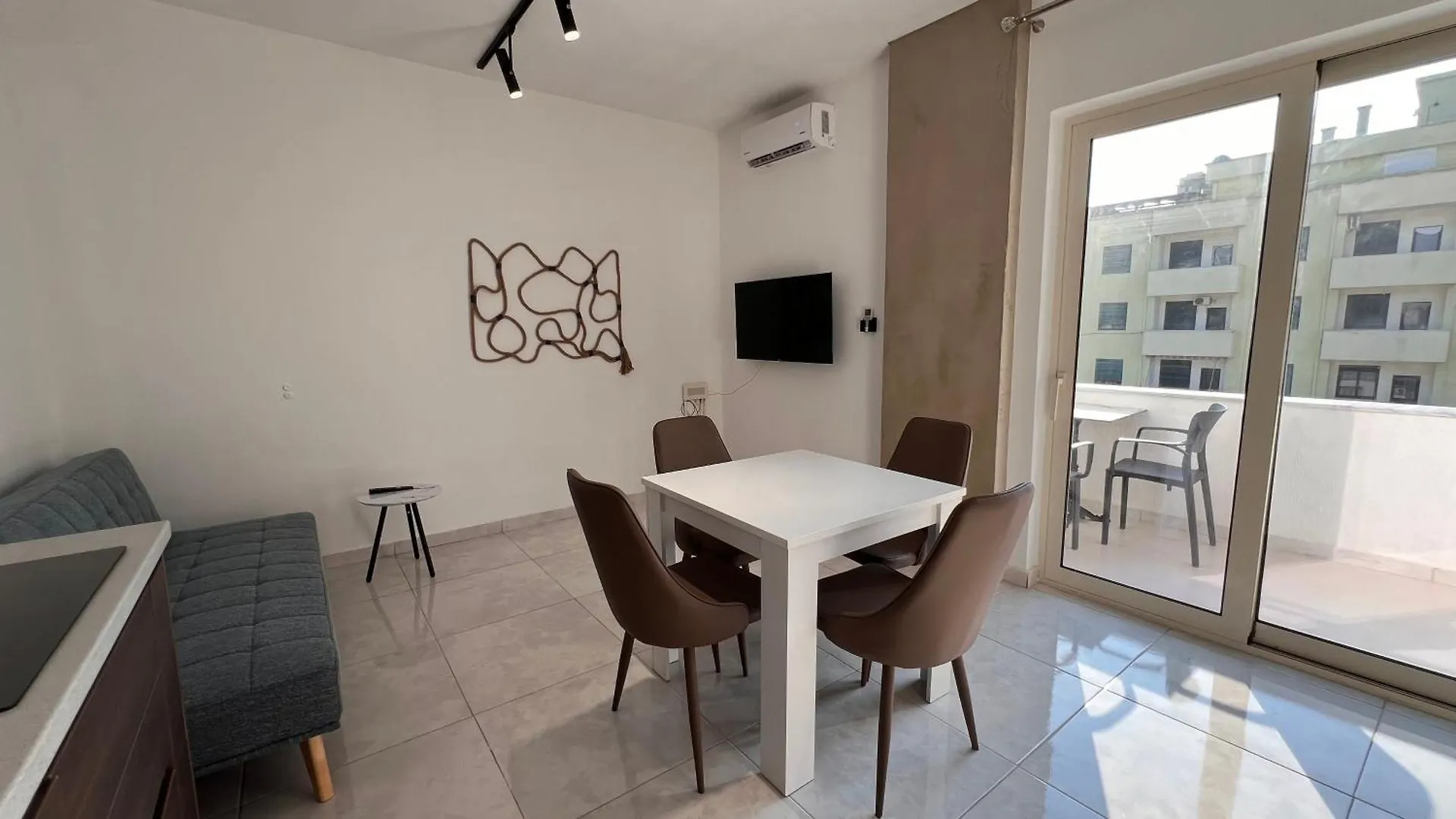 Nina Apartment Dıraç