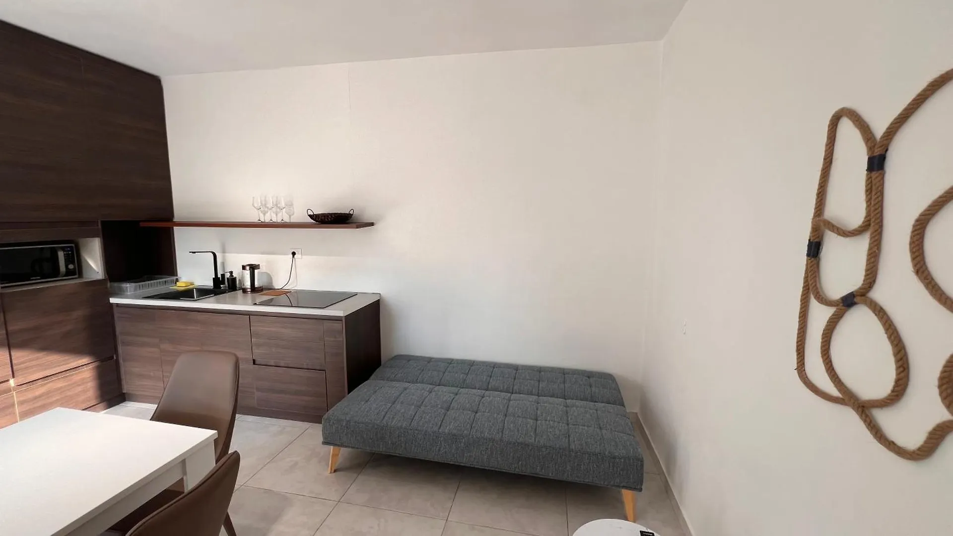 Nina Apartment Durres 0*,